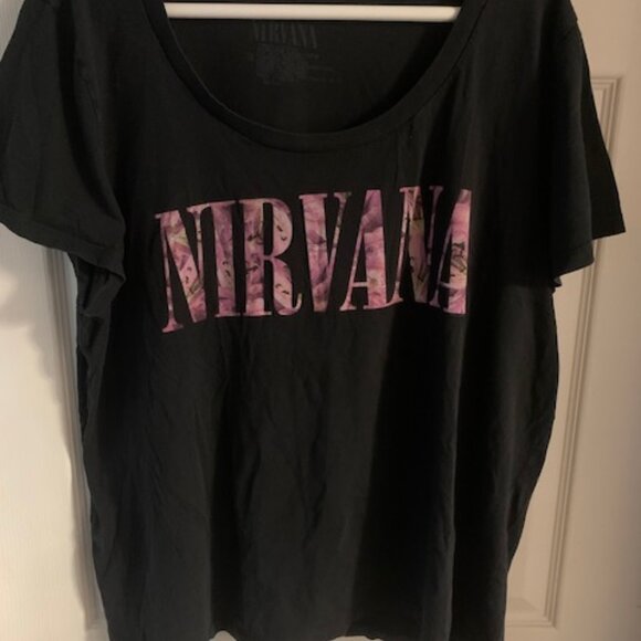 NIRVANA WOMENS BAND TEE - Picture 1 of 2